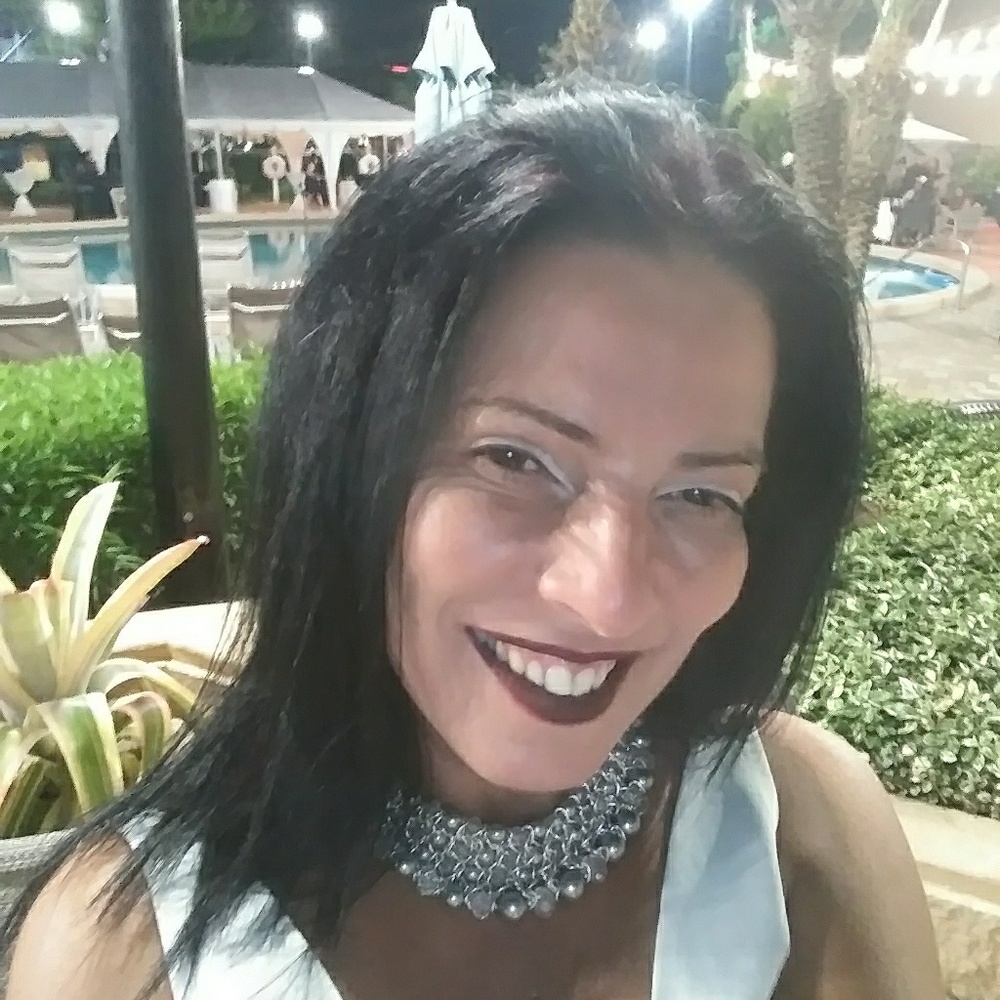 Meet your Posher, Monica